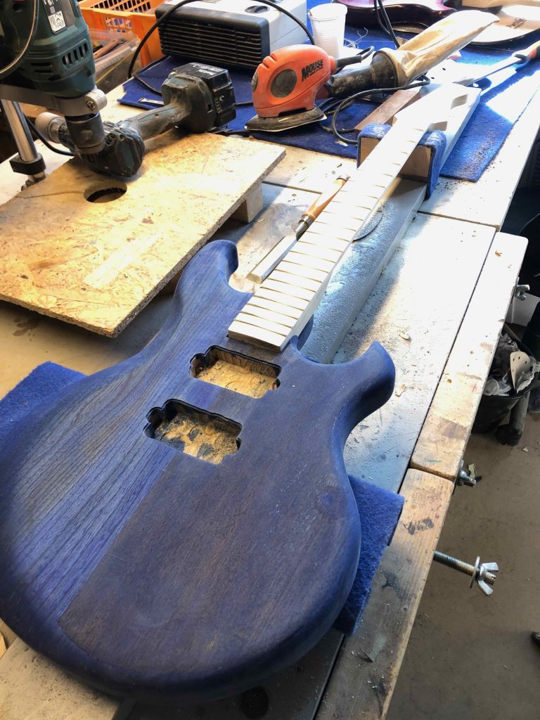 Apikai kitara valmistuu